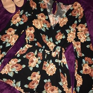 Women’s floral shorts romper with elastic waist